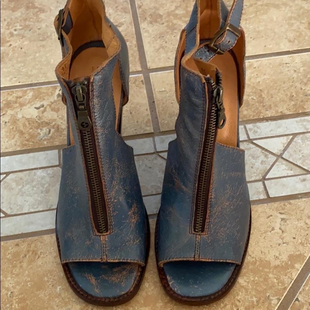 Blue Bed Stu Heels